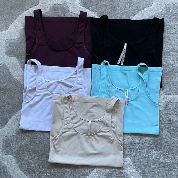 πHPπ Bundle of 5 Babaton Bowie Tanks - Picture 10 of 10